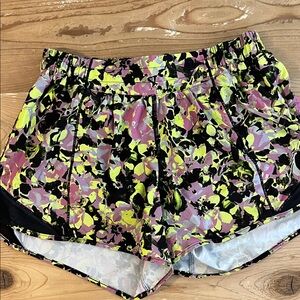 Women’s Floral Active Shorts - Black & Pink - Lululemon athletica